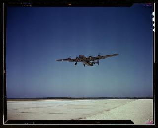 Illustration for article titled Consolidated C-87 Liberator Express test flight pictures
